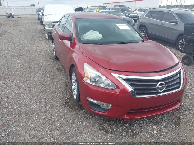 Salvage Nissan Altima Image