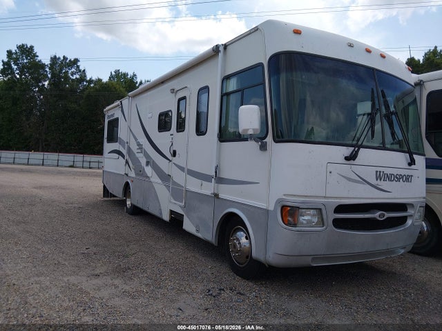 Salvage Winnebago Windsport Image