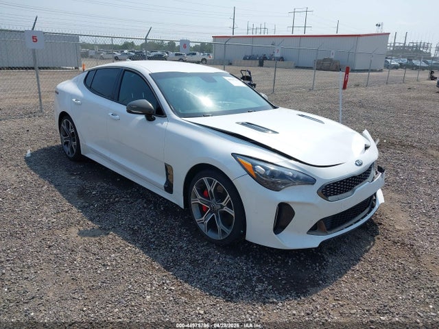 Salvage Kia Stinger Image