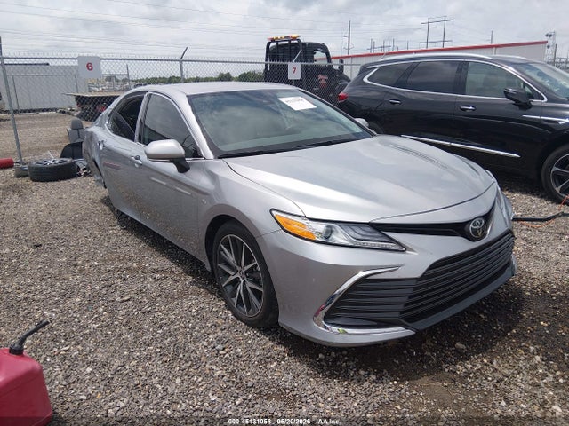 Salvage Toyota Camry Image