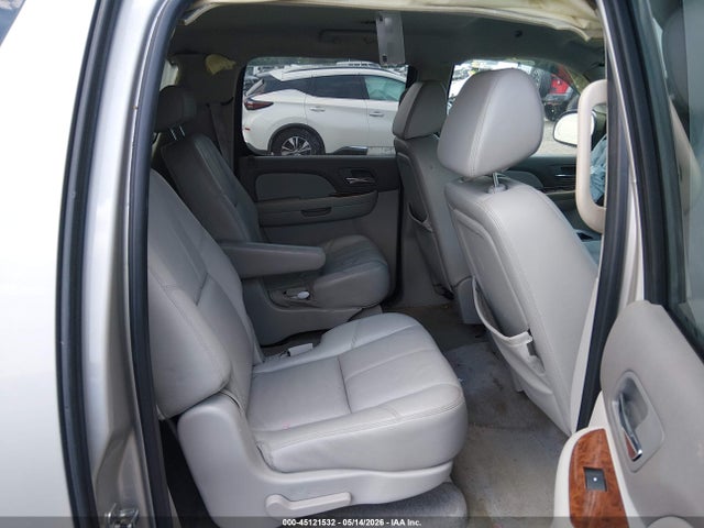 Chevrolet Suburban 2500 Lt