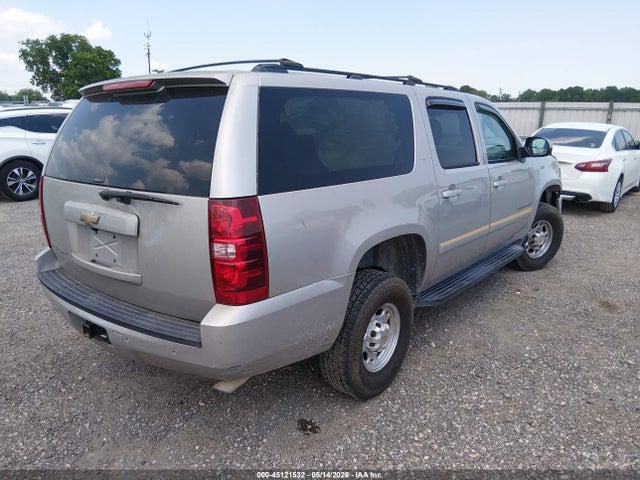 Chevrolet Suburban 2500 Lt