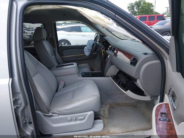 Chevrolet Suburban 2500 Lt