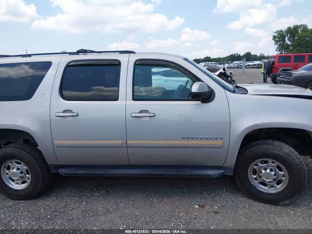 Chevrolet Suburban 2500 Lt