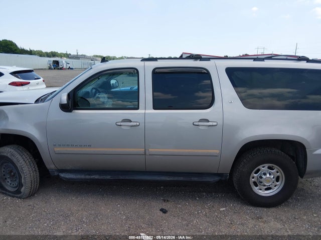 Chevrolet Suburban 2500 Lt