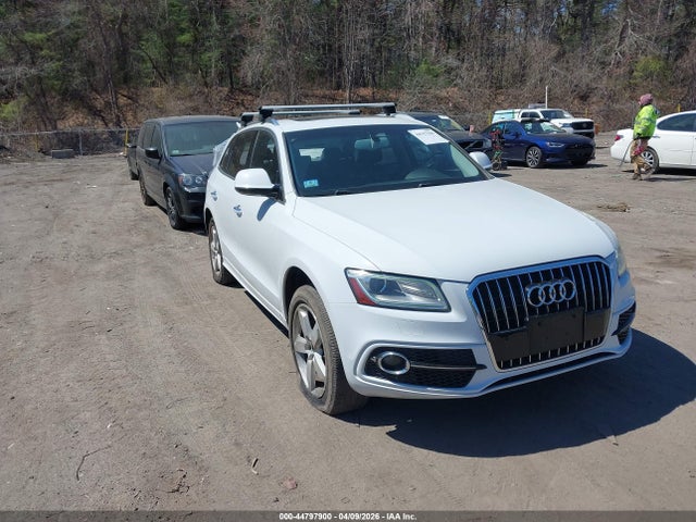 Salvage Audi Q5 Image
