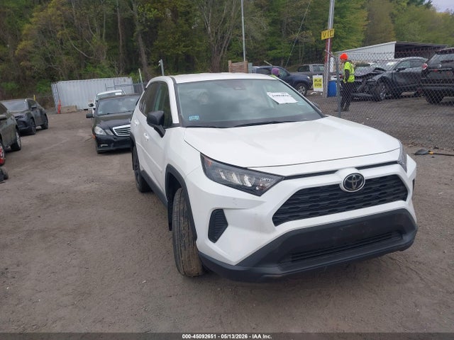 Salvage Toyota RAV4 Image