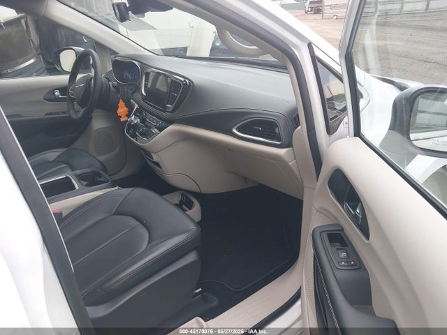 Chrysler Pacifica Touring L