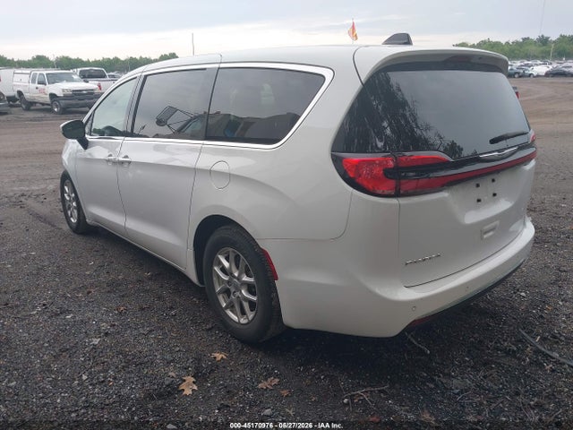 Chrysler Pacifica Touring L
