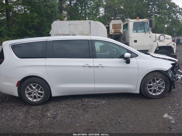 Chrysler Pacifica Touring L