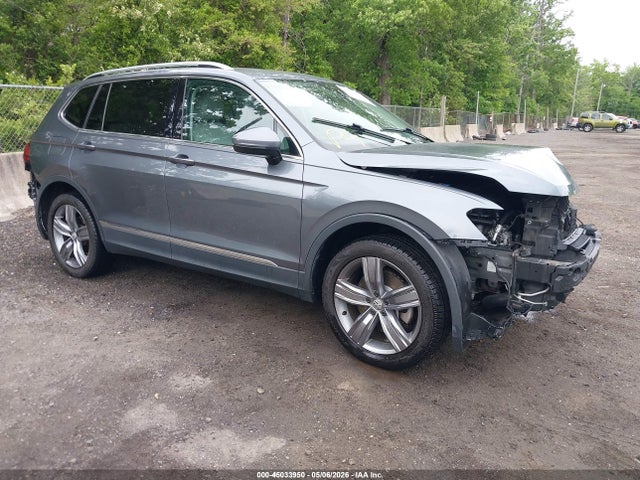 Salvage Volkswagen Tiguan Image