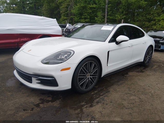 Porsche Panamera 4