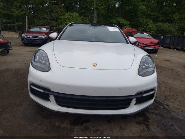 Porsche Panamera 4