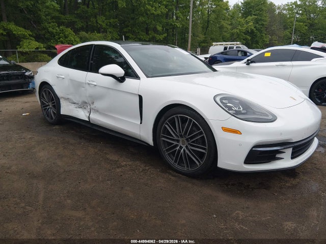 Salvage Porsche Panamera Image