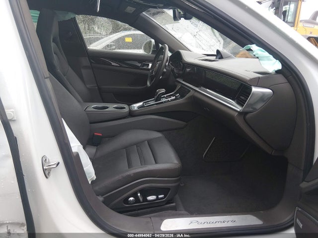 Porsche Panamera 4