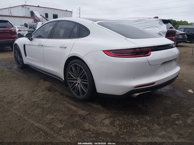 Porsche Panamera 4