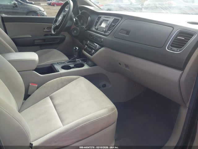 Kia Sedona Lx