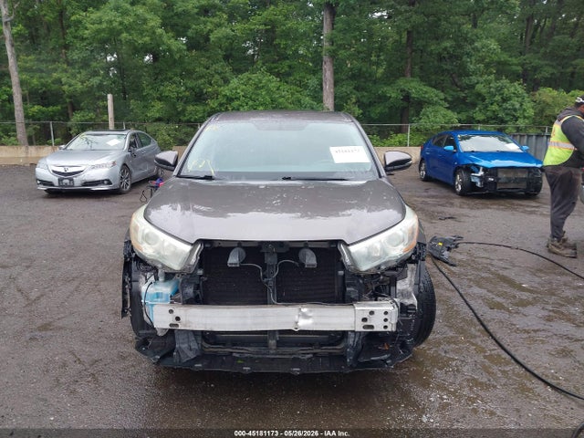 Toyota Highlander Le Plus V6