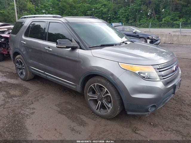 Salvage Ford Explorer Image