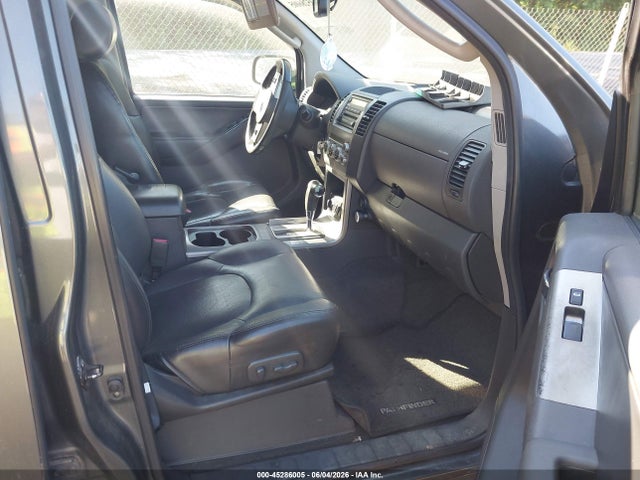 Nissan Pathfinder Se