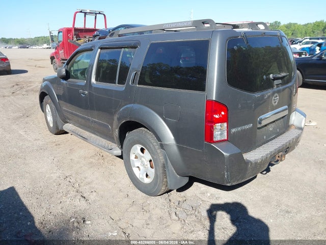 Nissan Pathfinder Se
