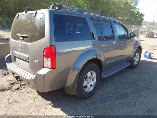 Nissan Pathfinder Se