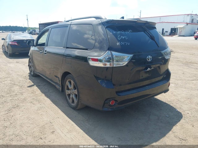 Toyota Sienna Se Premium 8 Passenger