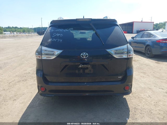 Toyota Sienna Se Premium 8 Passenger