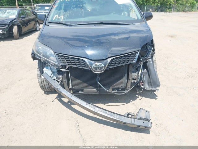 Toyota Sienna Se Premium 8 Passenger