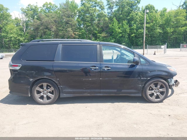 Toyota Sienna Se Premium 8 Passenger