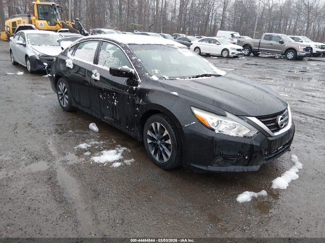 Salvage Nissan Altima Image