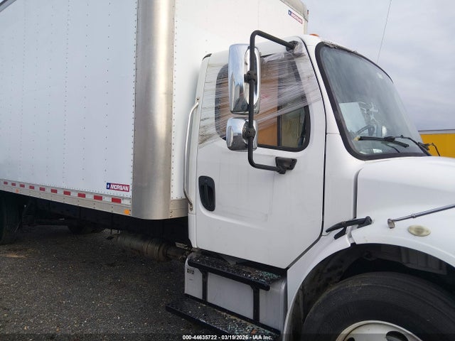 Freightliner M2 106