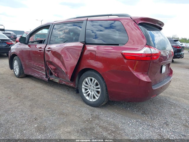 Toyota Sienna Xle 8 Passenger