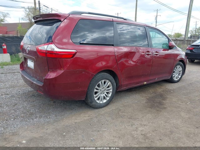 Toyota Sienna Xle 8 Passenger