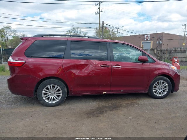 Toyota Sienna Xle 8 Passenger
