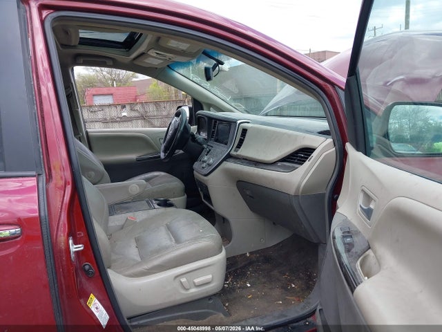 Toyota Sienna Xle 8 Passenger