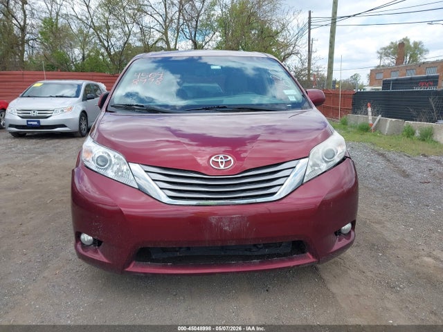 Toyota Sienna Xle 8 Passenger