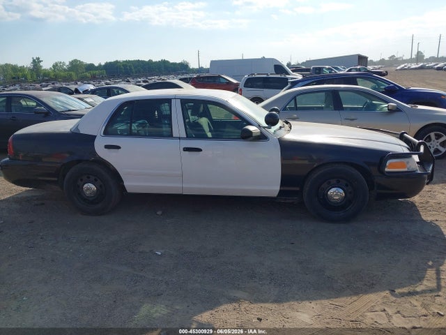 Ford Crown Victoria