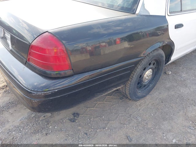 Ford Crown Victoria