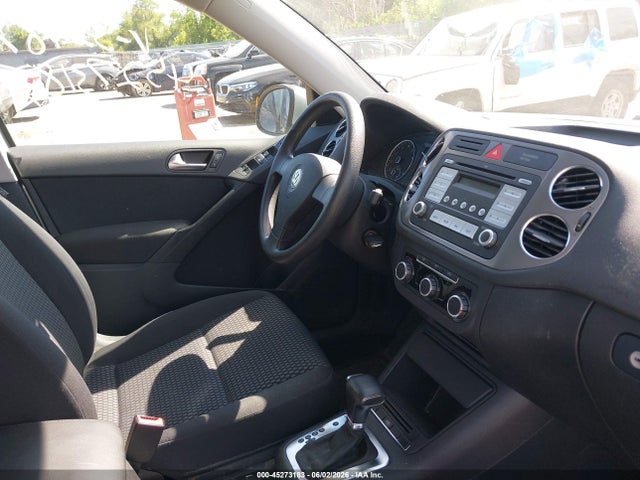 Volkswagen Tiguan S