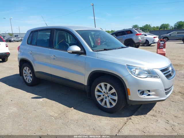 Salvage Volkswagen Tiguan Image