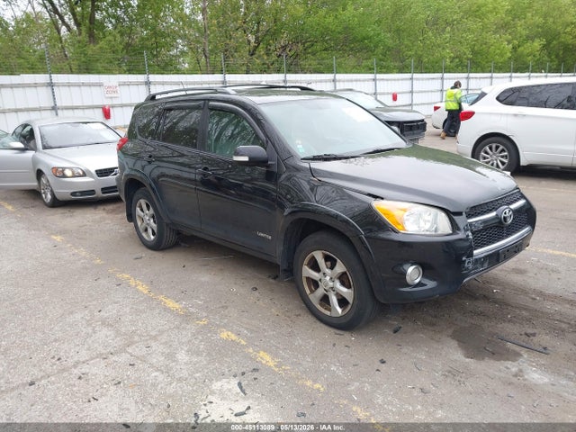 Salvage Toyota RAV4 Image