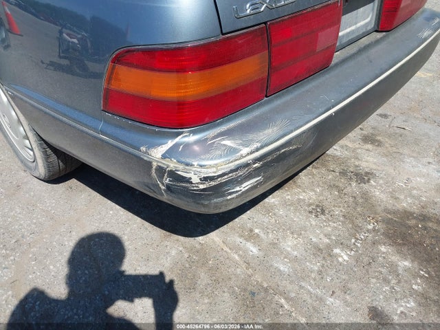 Lexus LS 400