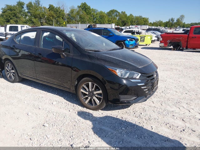 Salvage Nissan Versa Image