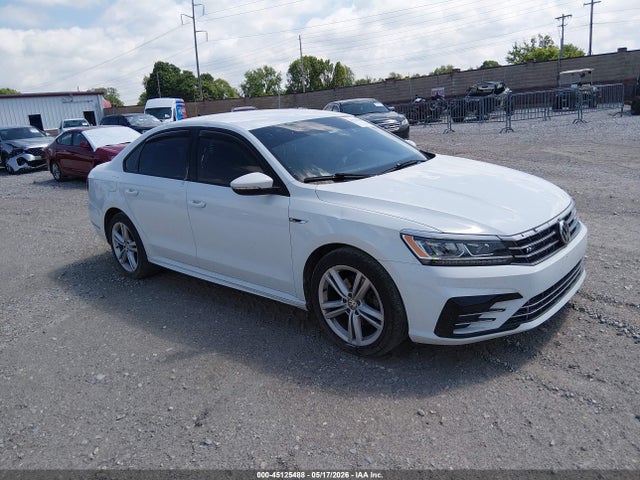 Salvage Volkswagen Passat Image
