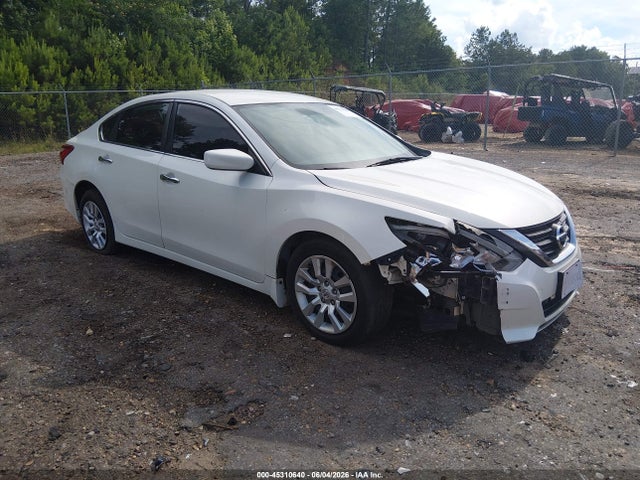 Salvage Nissan Altima Image