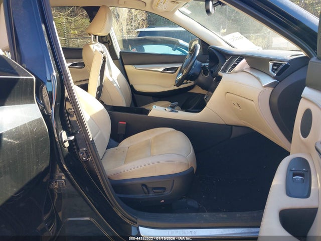 INFINITI Qx Luxe