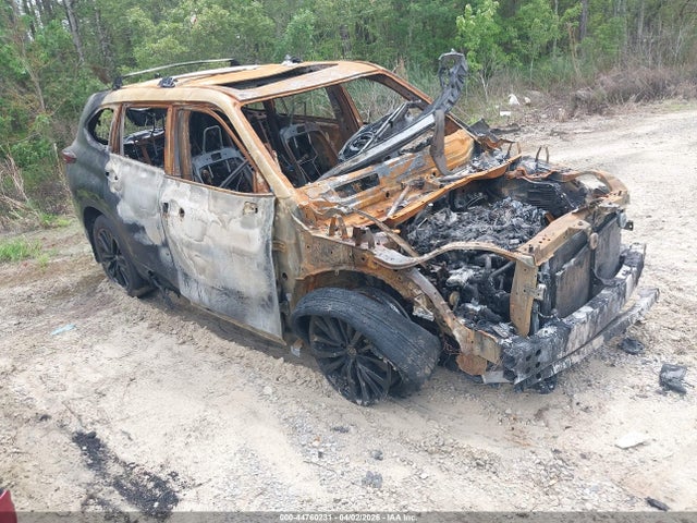 Salvage Toyota Highlander Image
