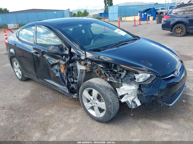Salvage Hyundai ELANTRA Image