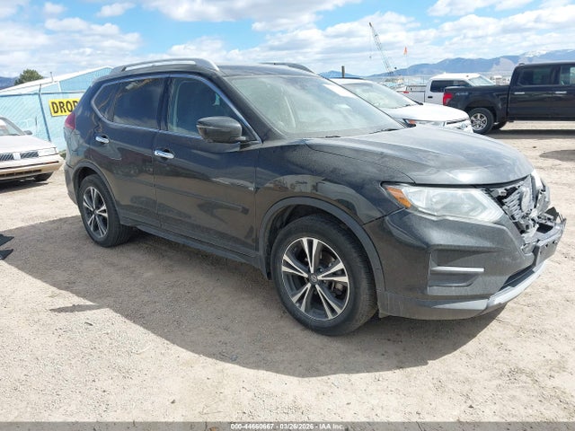 Salvage Nissan Rogue Image